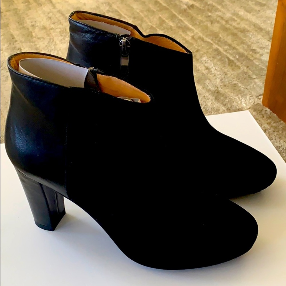 Black leather/suede ankle booties
